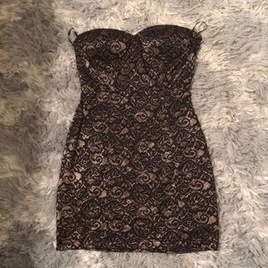 Lace bodycon dress